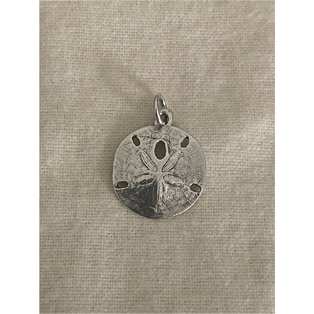James Avery Retired Sand Dollar Charm 3/4”